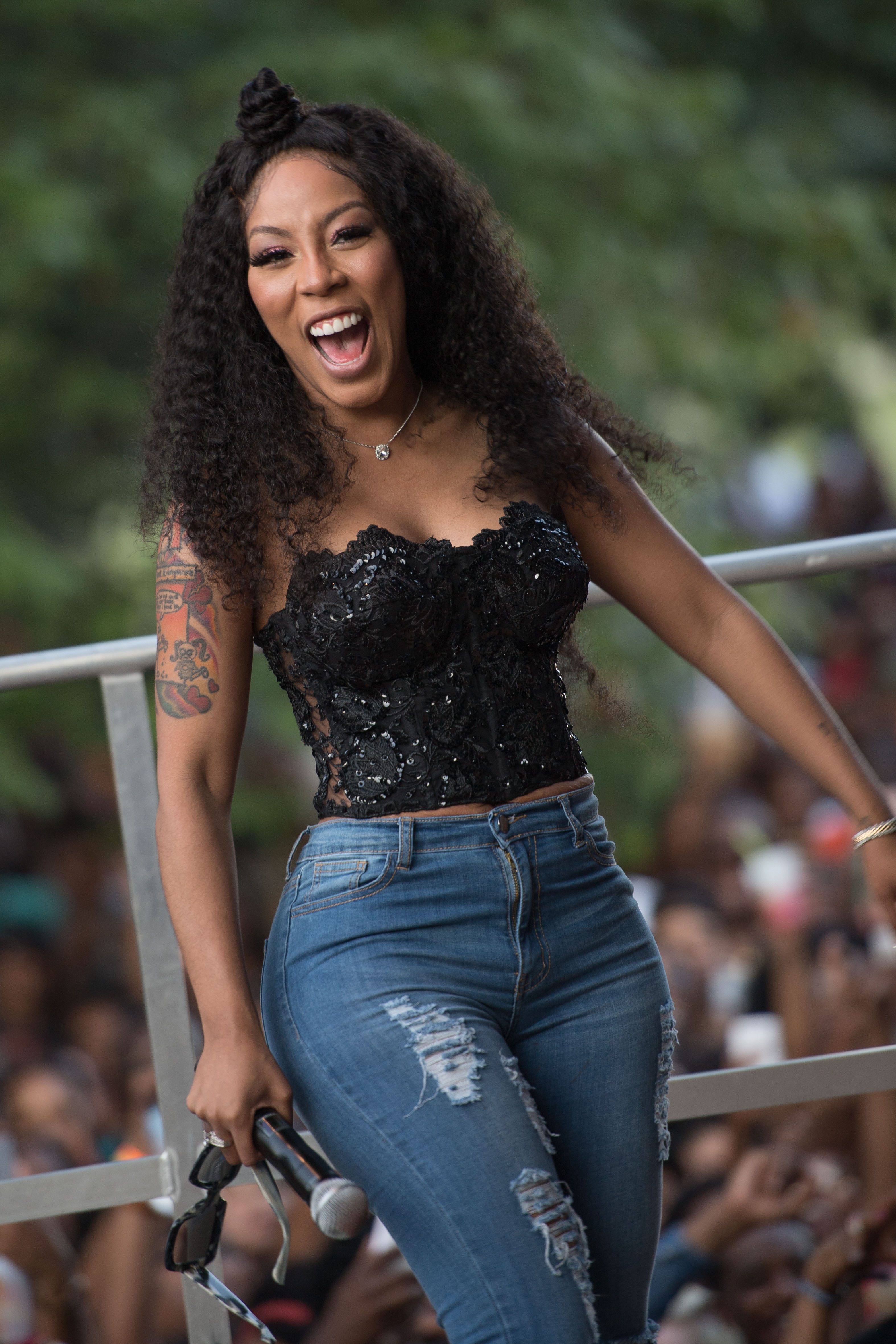 K. Michelle Honored With Distinguished Alumni Award From Florida A&M University
